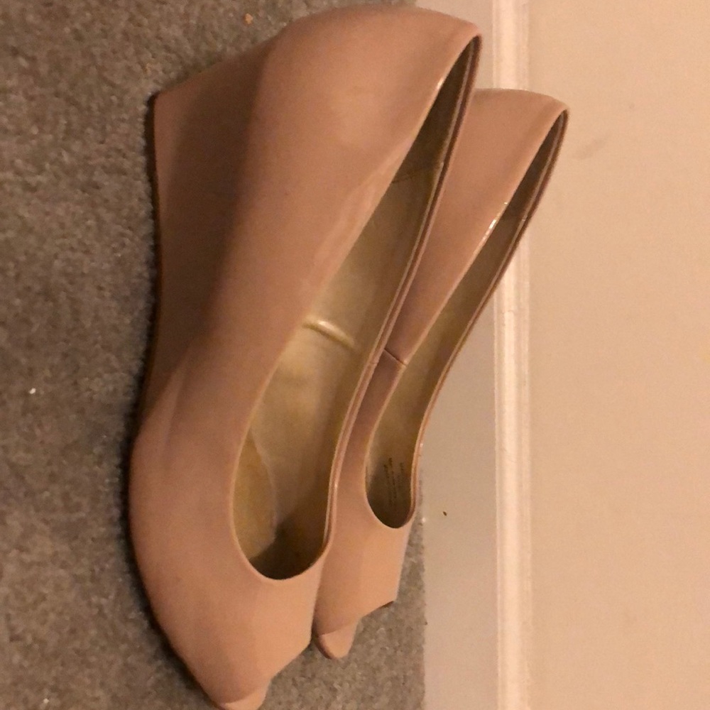 Blush peep toes